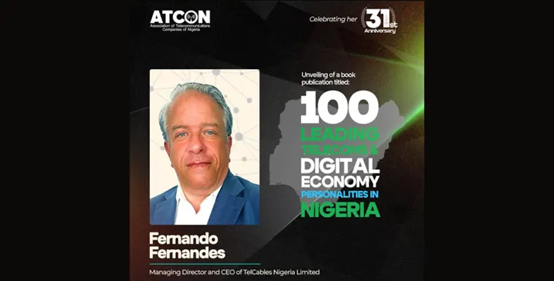 Fernando Fernandes's photo on a digital banner 