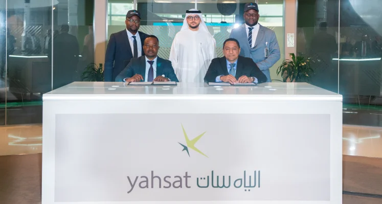 Signing agreement of Yahsat and SATCOM