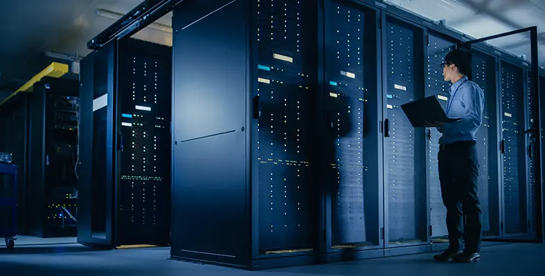 Data _centre_hallway