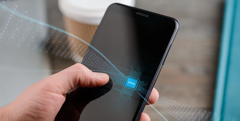 Phone_with_esim_technology