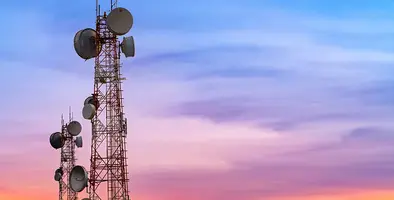 Telecom_tower_open_to_sky