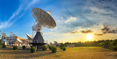 Satellite_facing_the_sky