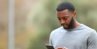 A_man_with_phone 