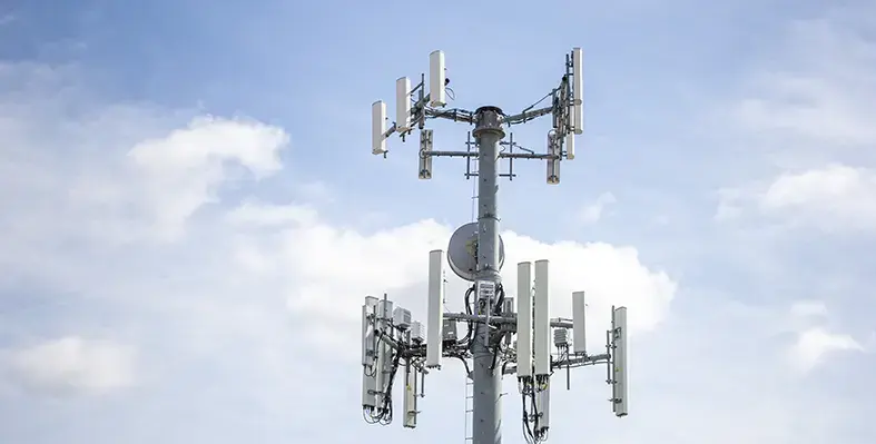 Modern_cell_tower