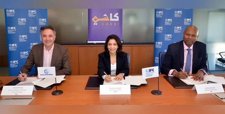 Companies_representatives__sigining_MoU