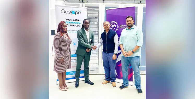 companies_representatives_shaking_hands